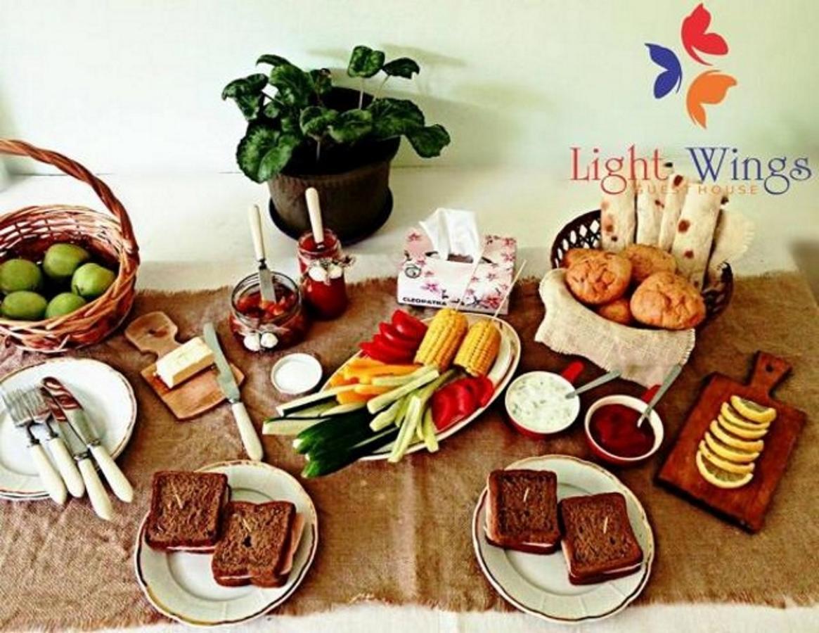 Light Wings Family Guesthouse Erivan Dış mekan fotoğraf