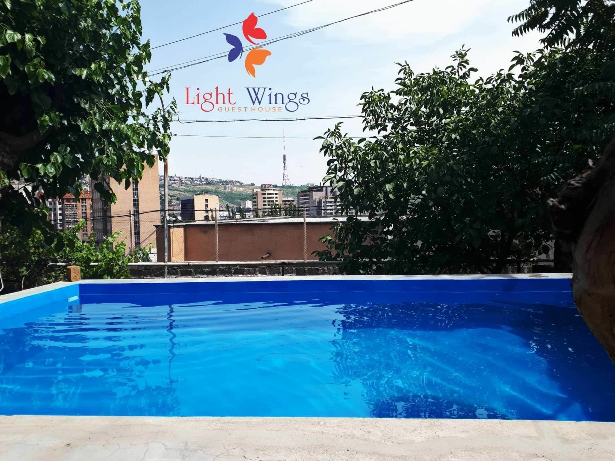 Light Wings Family Guesthouse Erivan Dış mekan fotoğraf